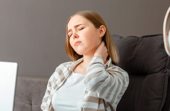 https://www.therapmed.ch/wp-content/uploads/2021/11/neck-pain.jpg